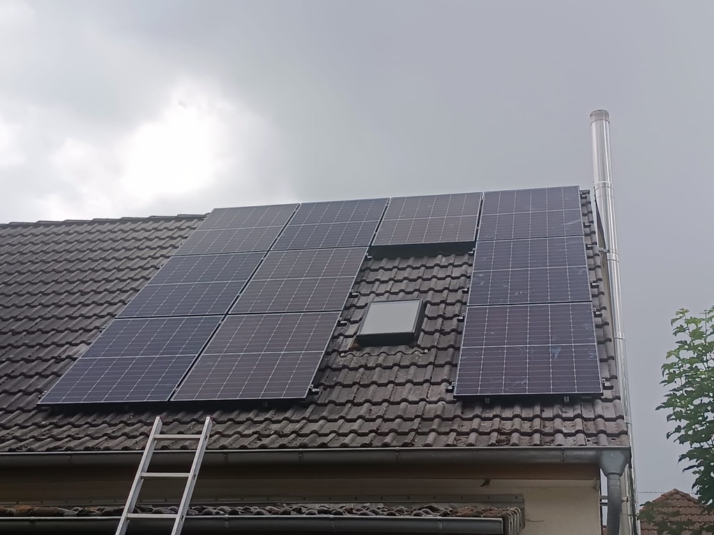 Photovoltaikmodule auf einem Dach